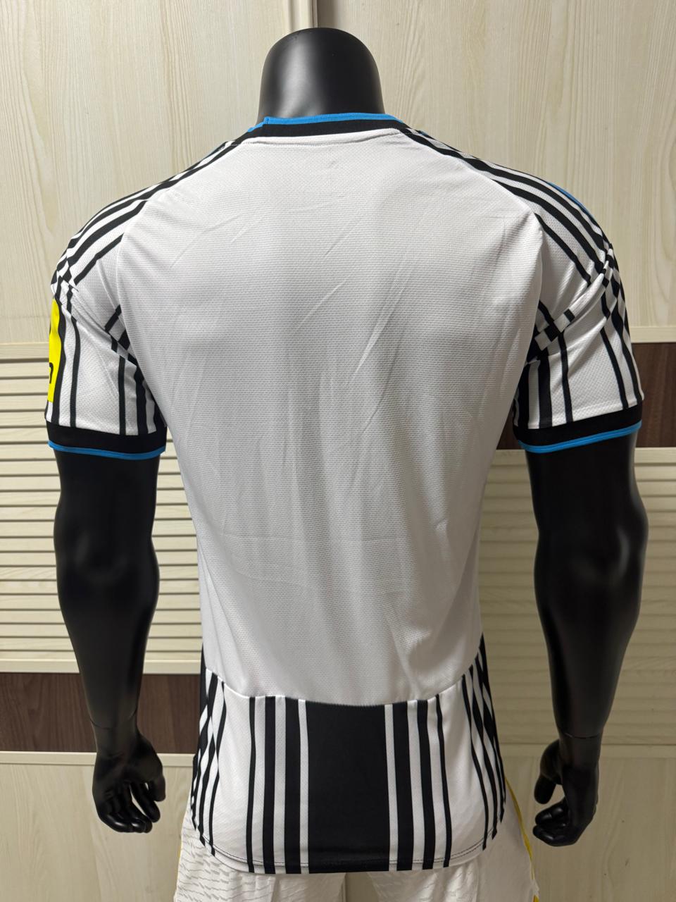 Camiseta local del Newcastle United 26/27