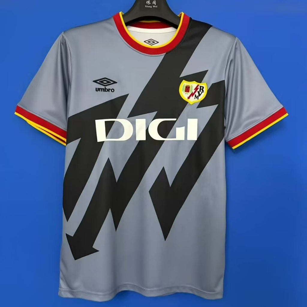 Camiseta de visitante del Rayo Vallecano 26/27