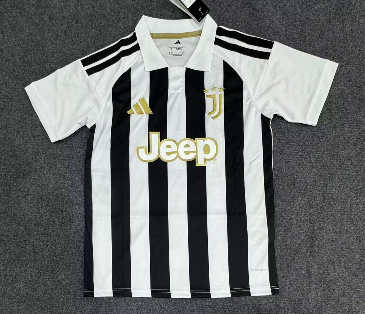 Camiseta local de la Juventus 26/27