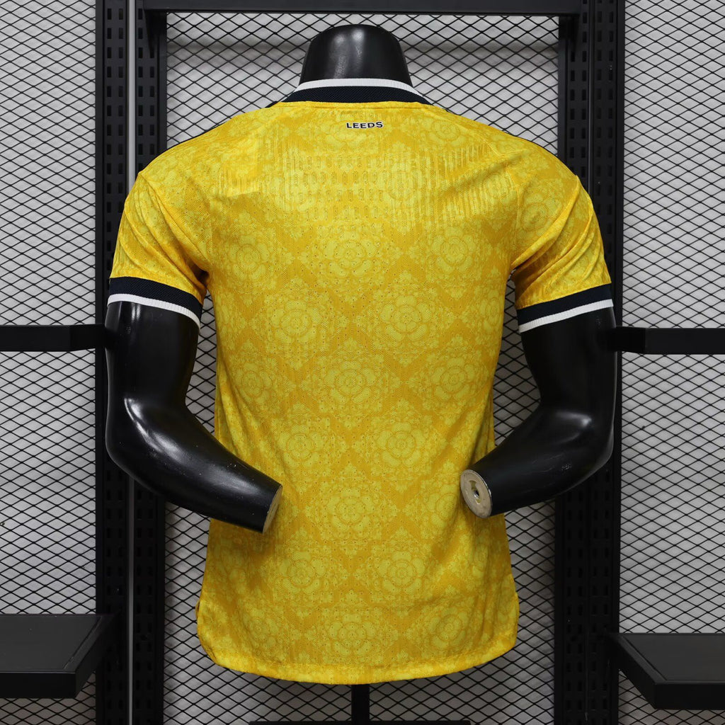 Camiseta de visitante del Leeds United 26/27