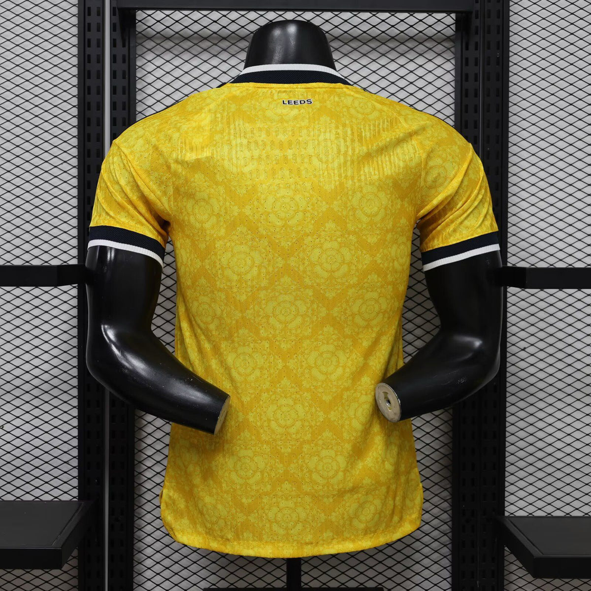 Camiseta de visitante del Leeds United 26/27